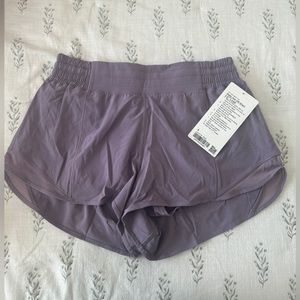 Lululemon Hottie Hot Shorts 2.5”